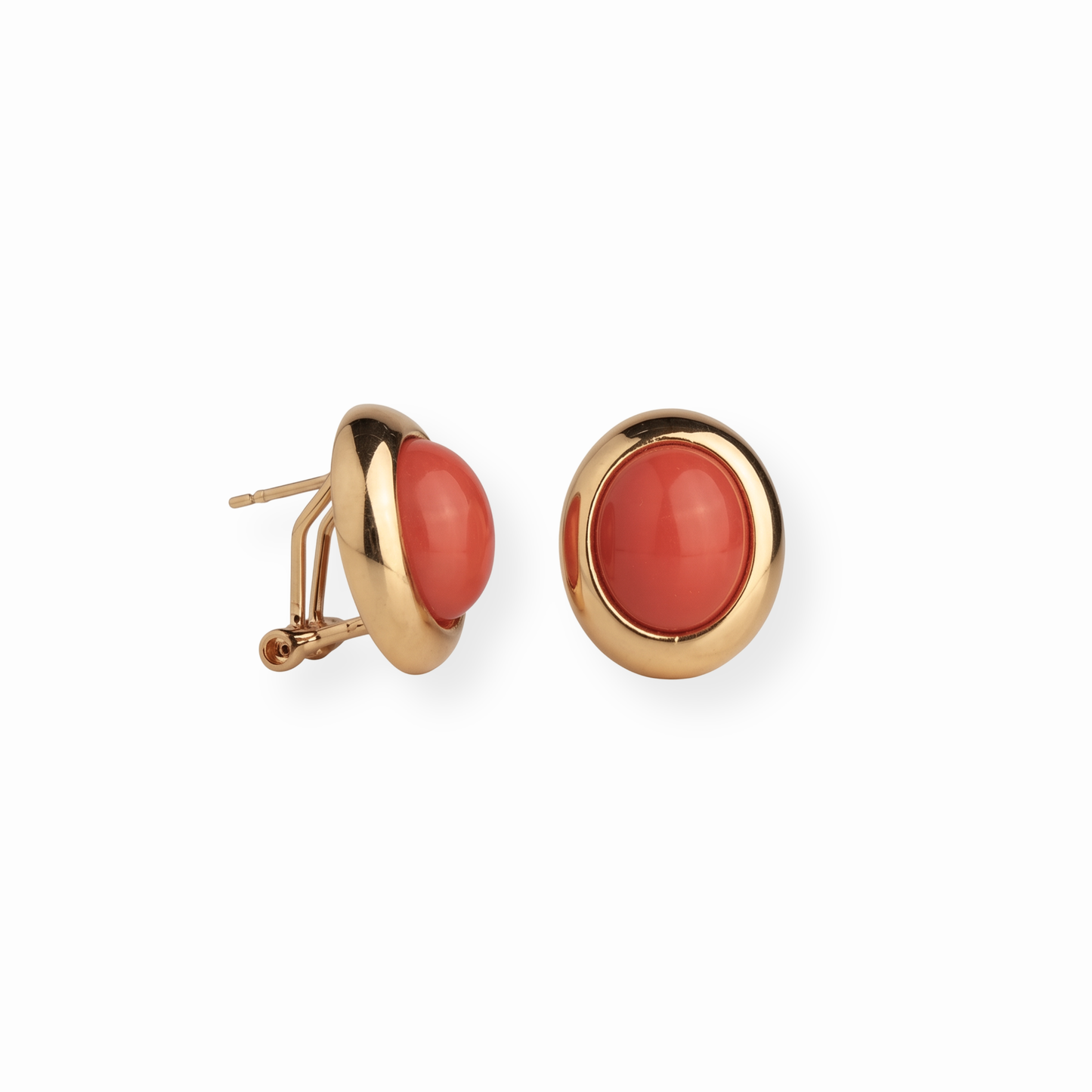 Aretes Pequeños Ovalados Laminados en Oro de 18KL con Perlas Españolas Cultivadas con Colorante