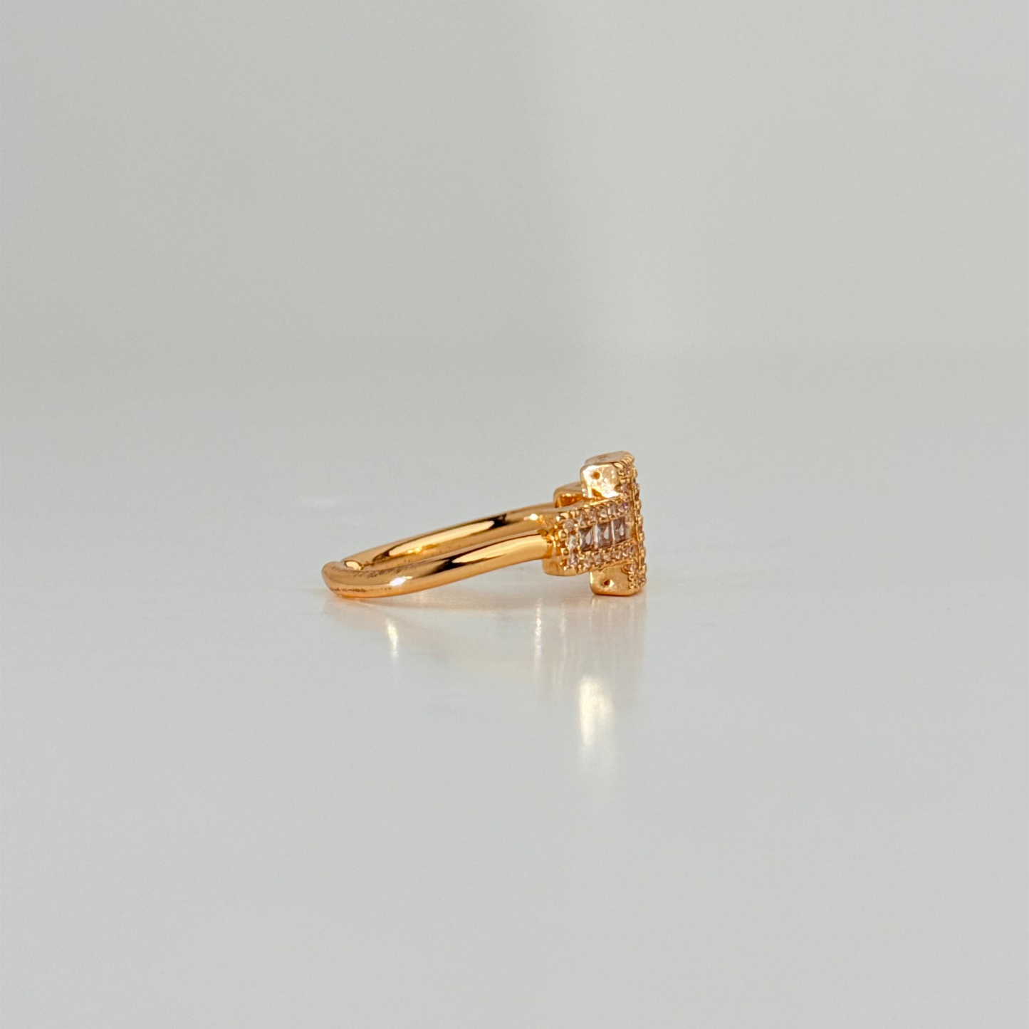 Anillo Unitalla Enchapado en Oro con Circonitas