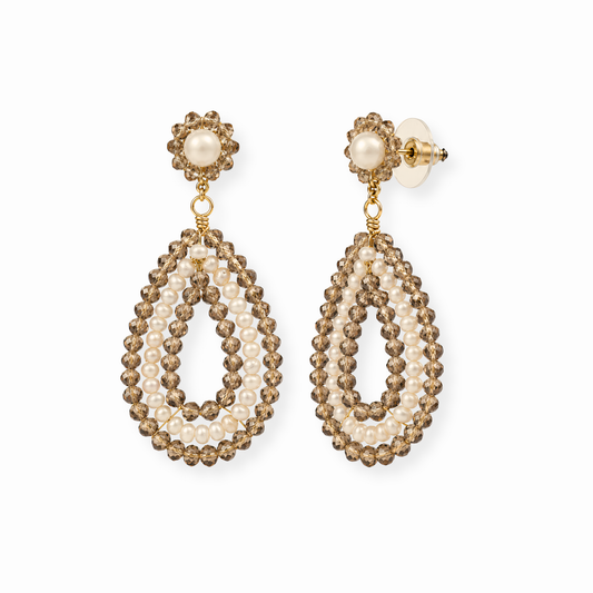 Aretes laminados en oro 18KL hechos a mano con cristales checos y perlas de río