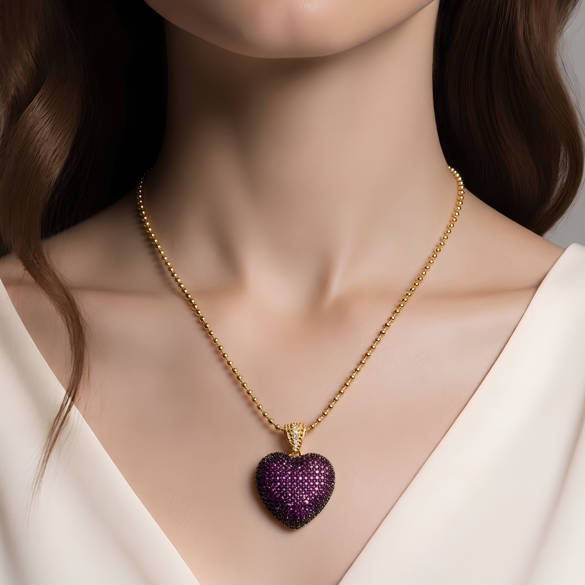 Collar Laminado en Oro de 18K con Corazón Jumbo con Circonias