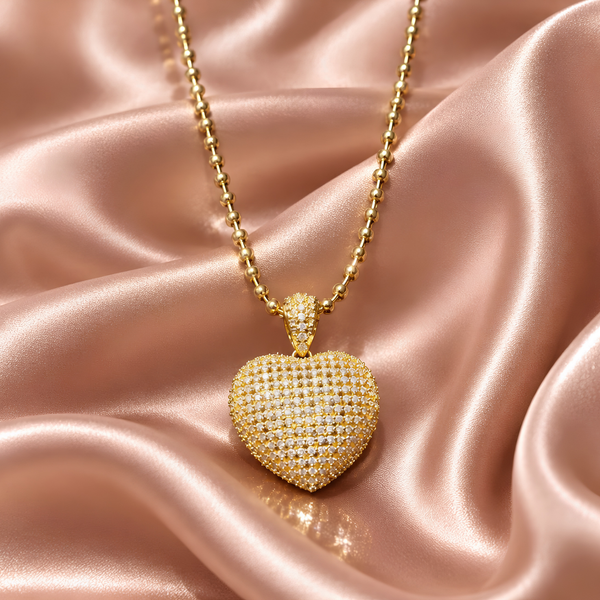 Collar Laminado en Oro de 18K con Corazón Jumbo con Circonias