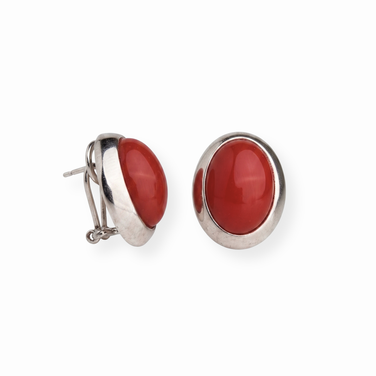 Aretes Medianos Ovalados Laminados en Oro de 18KL con Perlas Españolas Cultivadas con Colorante