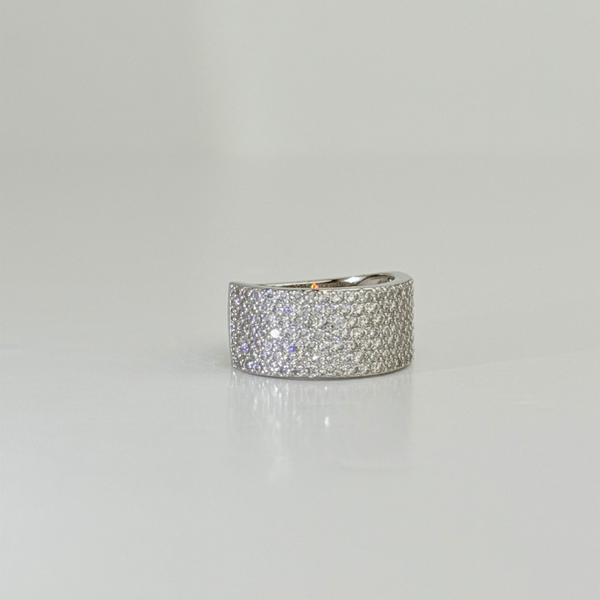 Anillo Laminado en Oro Blanco de 18KL con Cristales