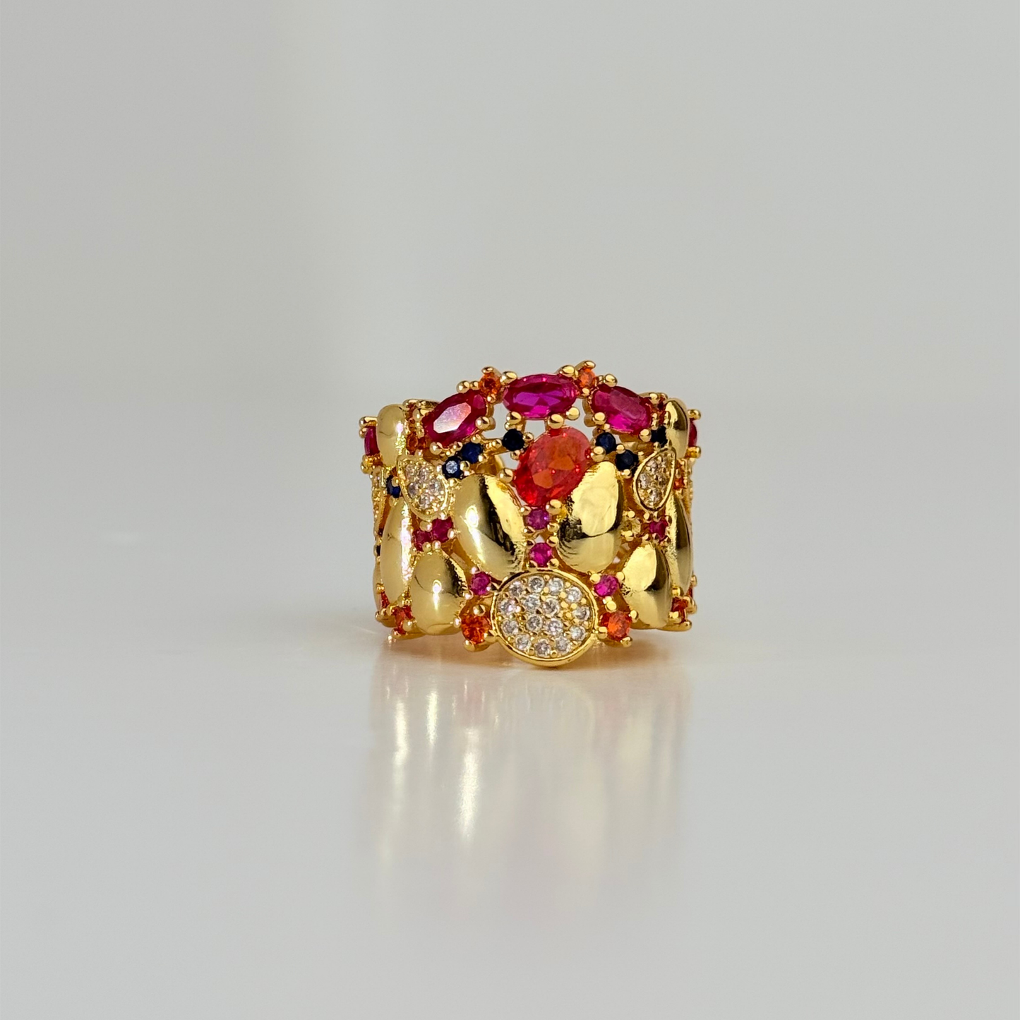 Anillo Unitalla Laminado en Oro de 18KL con Cristales Austriacos