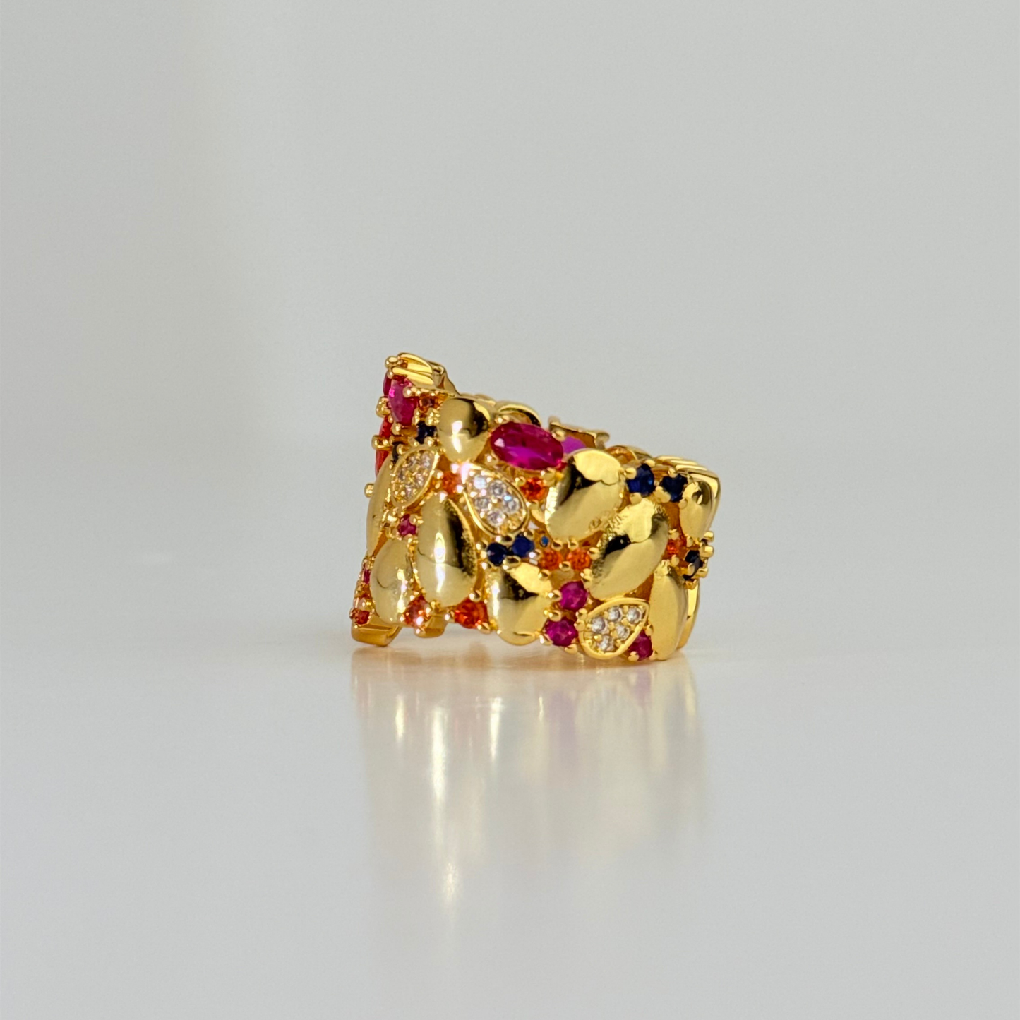 Anillo Unitalla Laminado en Oro de 18KL con Cristales Austriacos