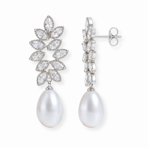 Aretes Laminados en Oro de 18KL con Swarovski, Perla Recubierta en Nácar y Rodium