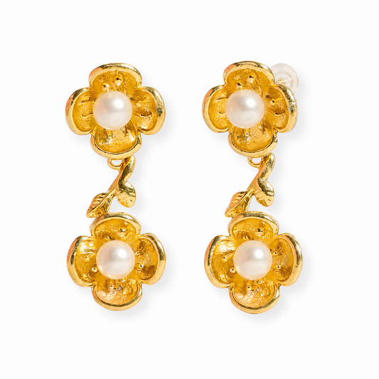 Aretes Laminados en Oro de 18KL Mate con Perlas Cultivadas