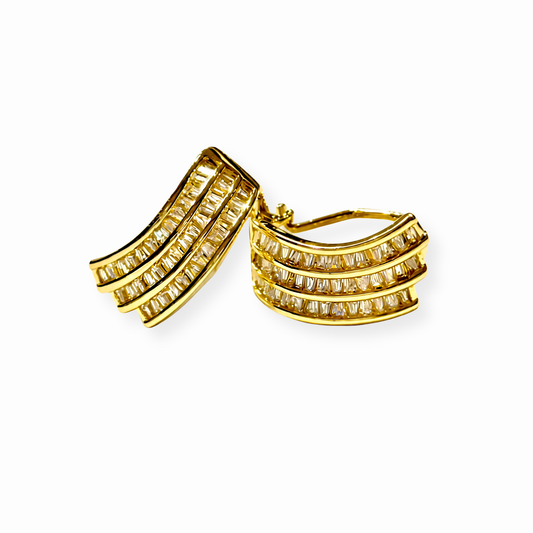Aretes de Broche Laminados en Oro de 18KL con Baguets de Swarovski y Rodium