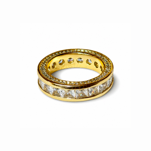 Anillo Infinito Laminado en Oro de 18KL con Cristales Austriacos