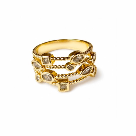 Anillo Laminado en Oro de 18KL con Cristales Austriacos