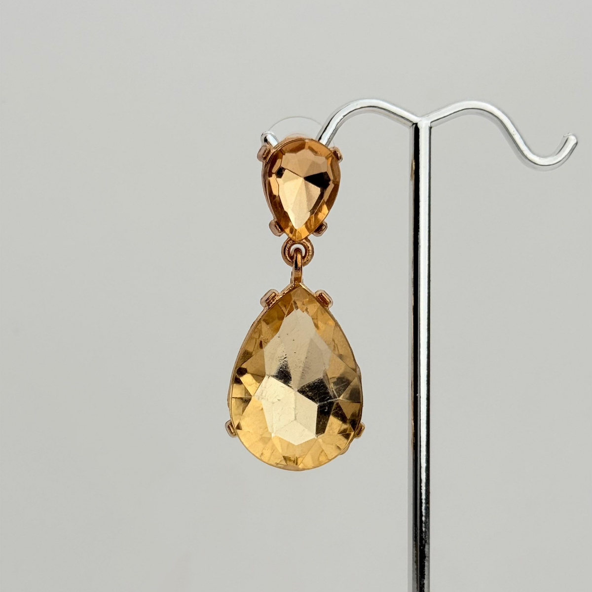 Aretes Laminados en Oro de 18KL con Cristales Checo