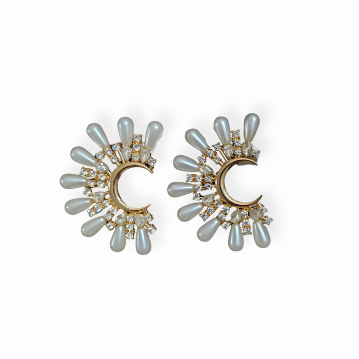 Aretes Laminados en Oro de 18KL con Cristales y Perlas Artificiales con Recubrimiento en Nácar