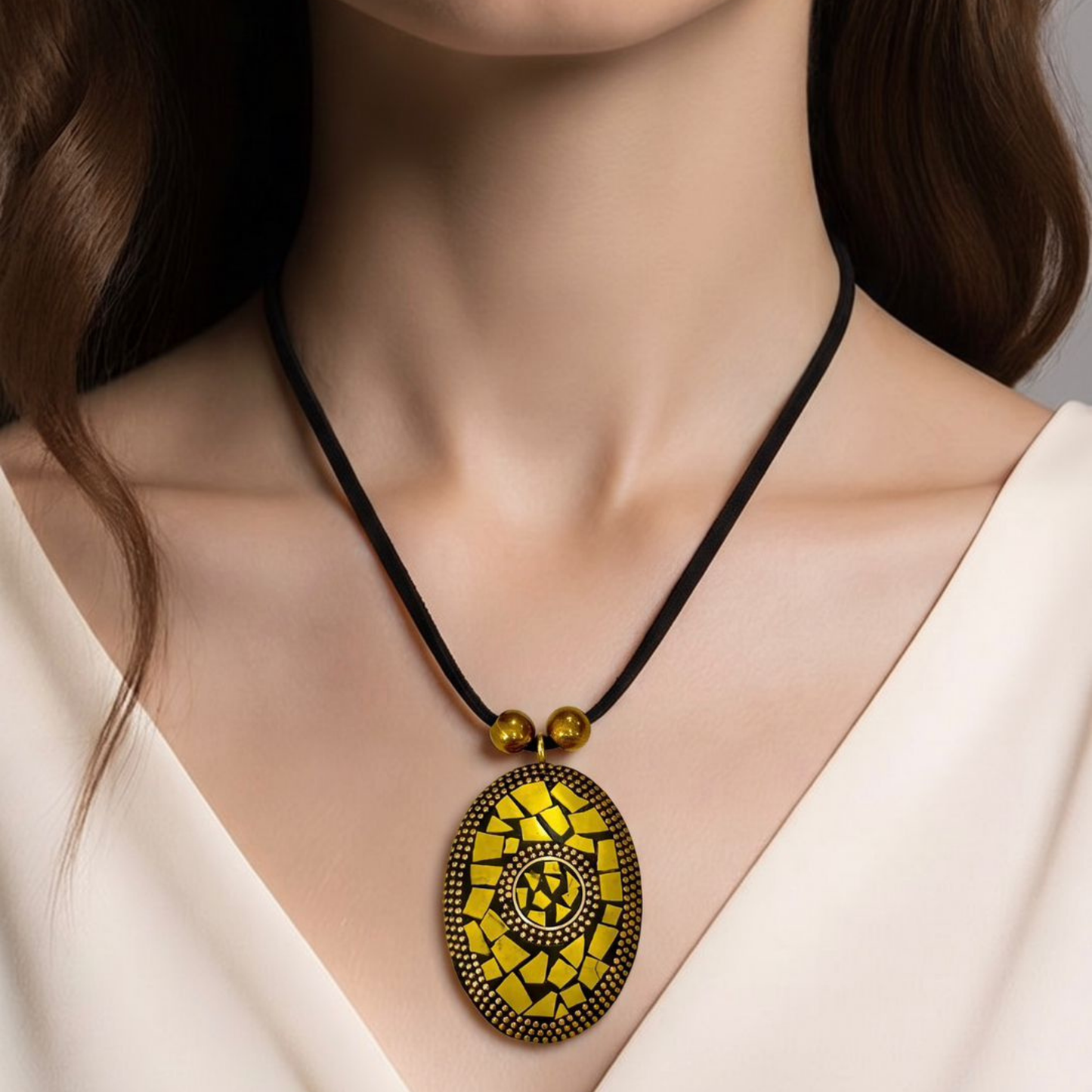 Chockers con Lazo de Tela en Bronce Pulido Texturizado con Incrustaciones de Piedras Semipreciosas Turquesas, Corales, Madre Perla y Ónix