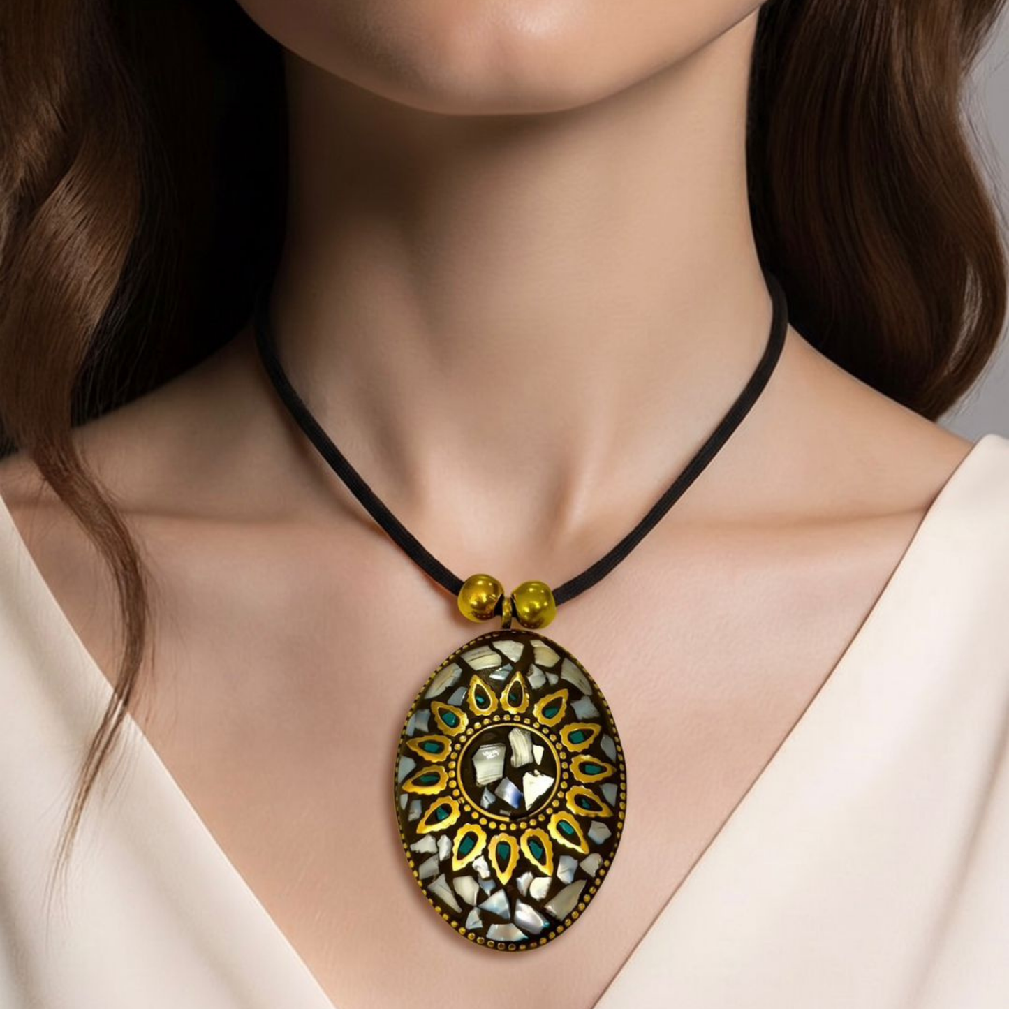 Chockers con Lazo de Tela en Bronce Pulido Texturizado con Incrustaciones de Piedras Semipreciosas Turquesas, Corales, Madre Perla y Ónix
